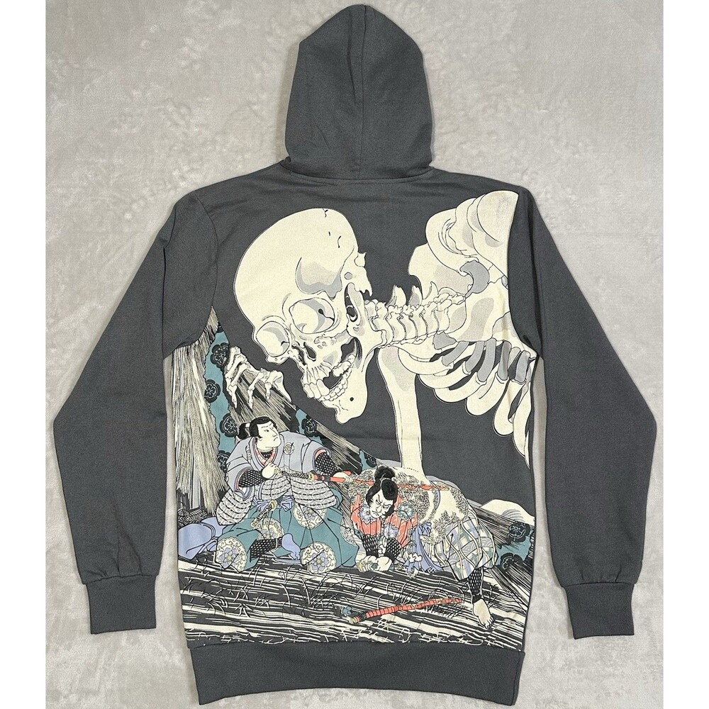 NWT Rebel Vengeance Men's L Gray Skull Samurai Graphic Goth Pullover Hoodie